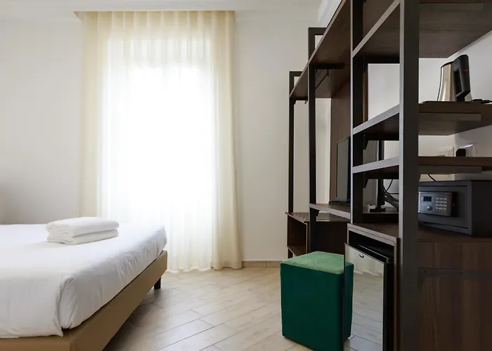 Couette-café Aurora 4*